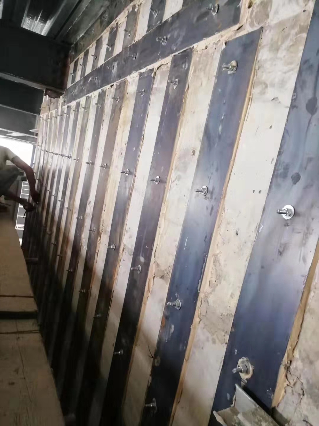 自贡粘钢加固的施工流程