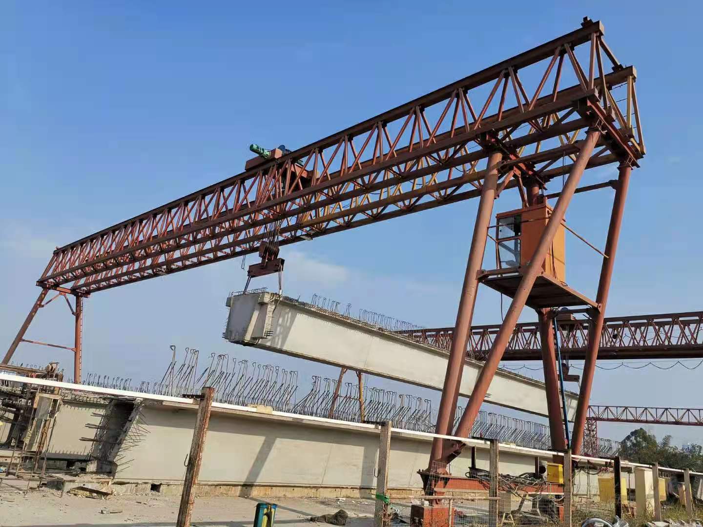 自贡一大桥预制箱梁压浆施工